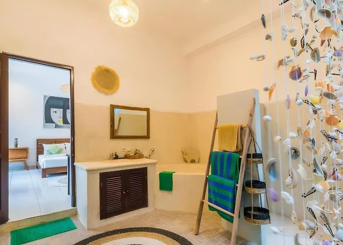 Villa Taman Pangeran In Seminyak, 2br Large Pool, Tropical Garden In A Prime Location !