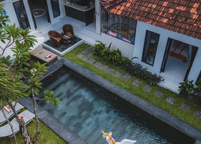 Taman Pangeran In Seminyak, 2br Large Pool, Tropical Garden In A Prime Location ! Seminyak