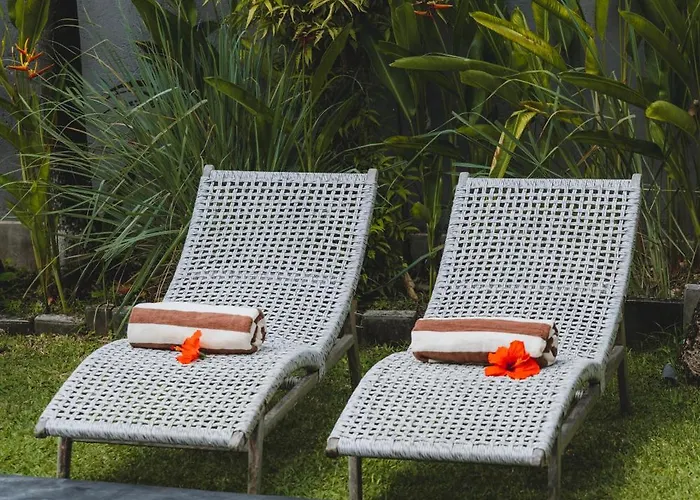 Taman Pangeran In Seminyak, 2br Large Pool, Tropical Garden In A Prime Location ! *