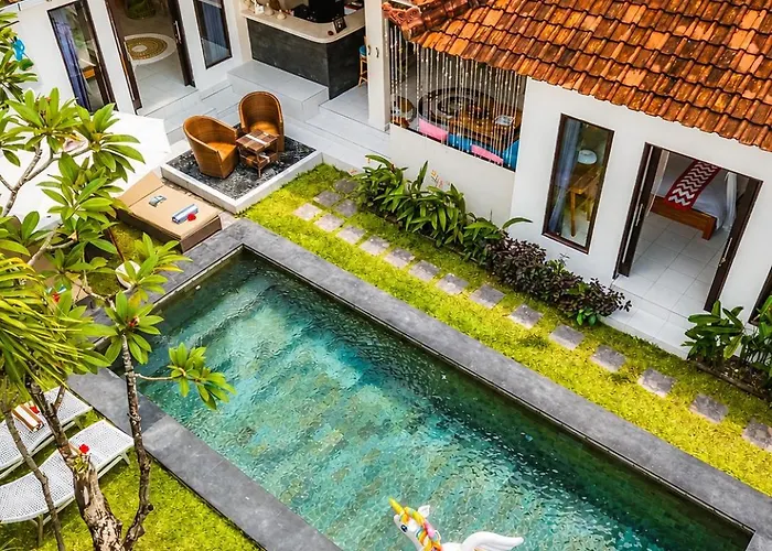 Taman Pangeran In Seminyak, 2br Large Pool, Tropical Garden In A Prime Location ! Seminyak